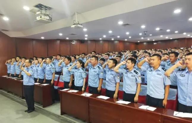 南昌243名新民警上好入警第一课 迈出从警新步伐
